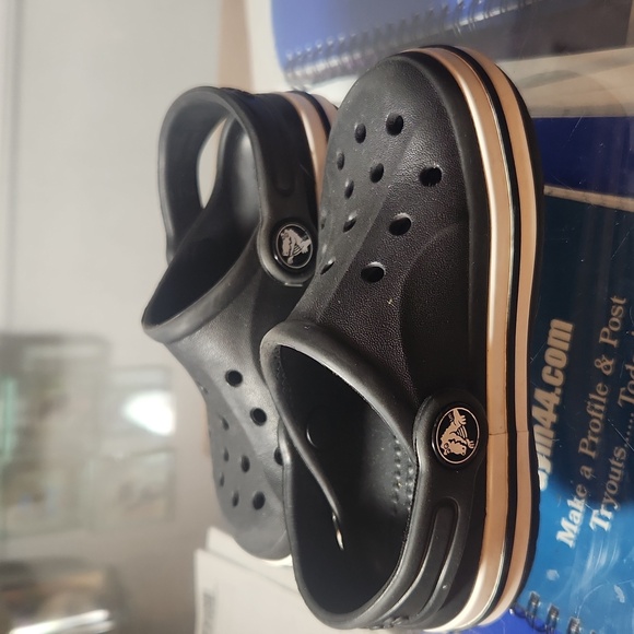 Crocs for kids size 7c - Picture 3 of 5